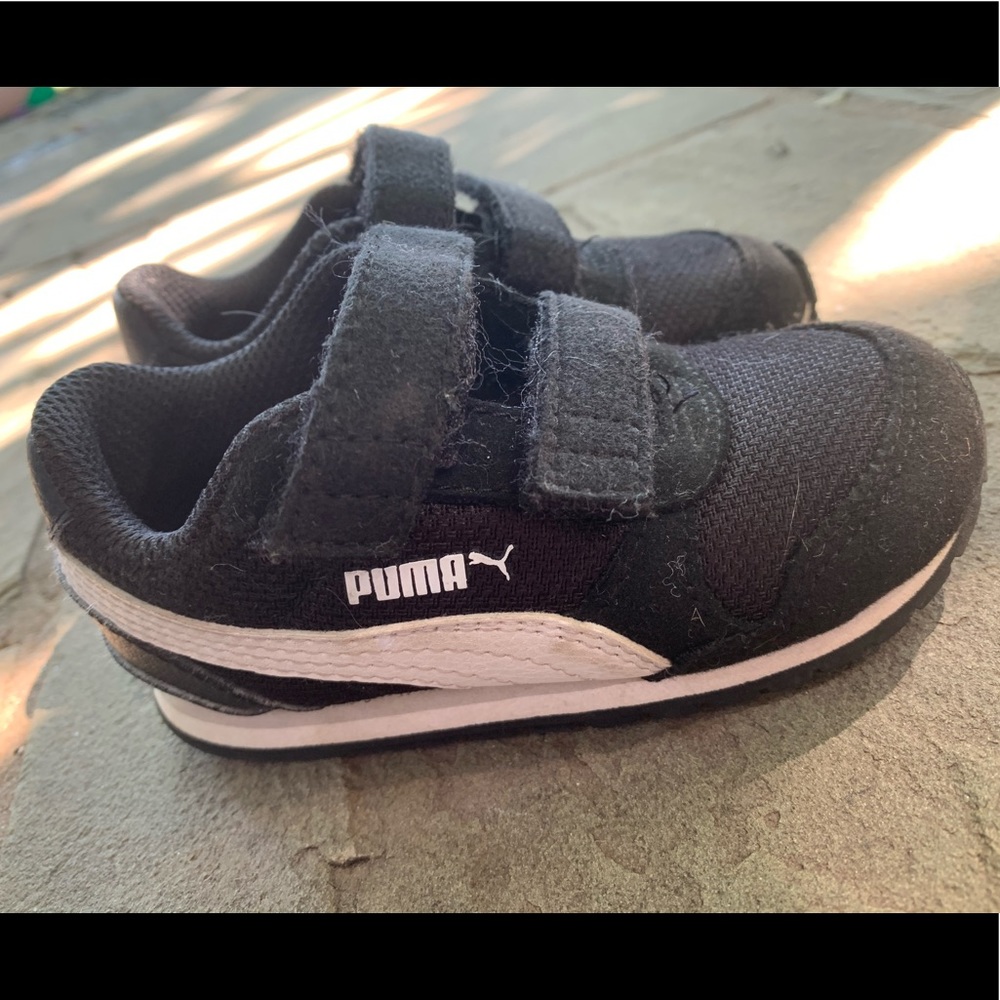PUMA Toddler Unisex Tennis Shoes Size 6 Black Sneakers